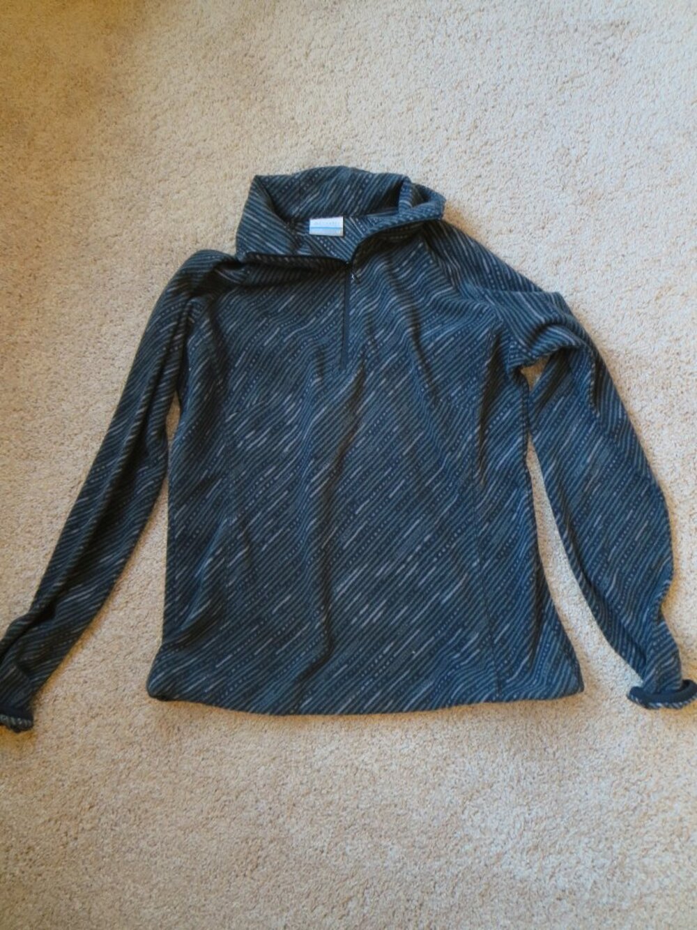 Columbia Women's Gray Pattern Fleece Jacket Size XS, Full Zip Pullover, neck zip